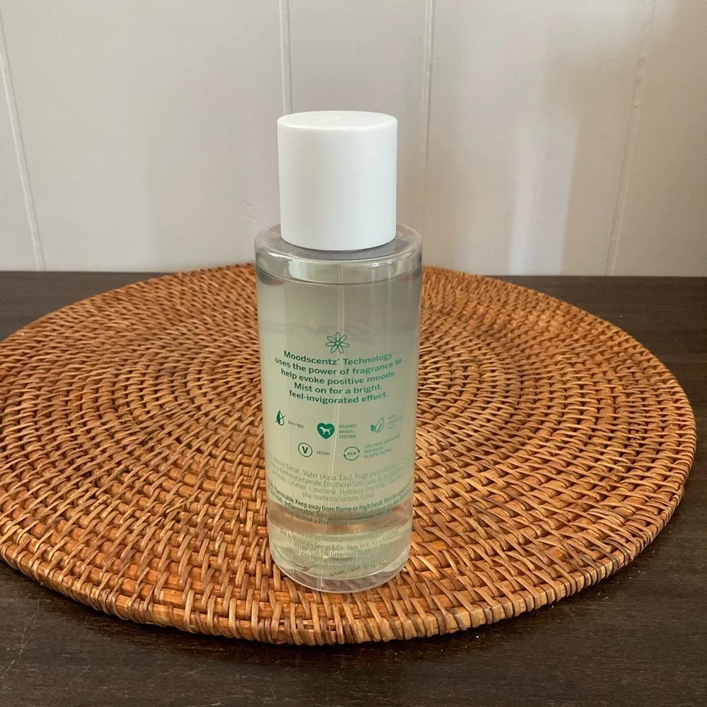 VICTORIA'S SECRET PINK INVIGORATE SCENTED BODY MIST SPRAY 8.4 FL OZ